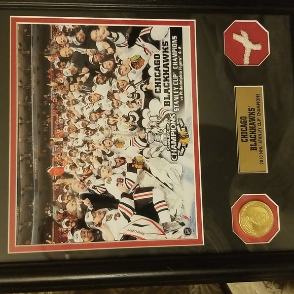 COLLECTOR 2010 Stanley Cup CHICAGO BLACKHAWKS  Championship Memorabilia! - Picture 1 of 6